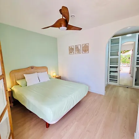 Beautiful 4 Bedroom With Private Jacuzzi Apartament San Miguel de Abona