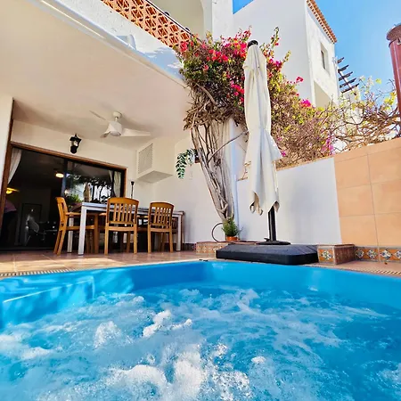 Apartment Beautiful 4 Bedroom With Private Jacuzzi