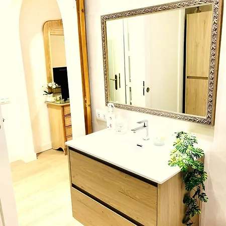 Beautiful 4 Bedroom With Private Jacuzzi Appartement