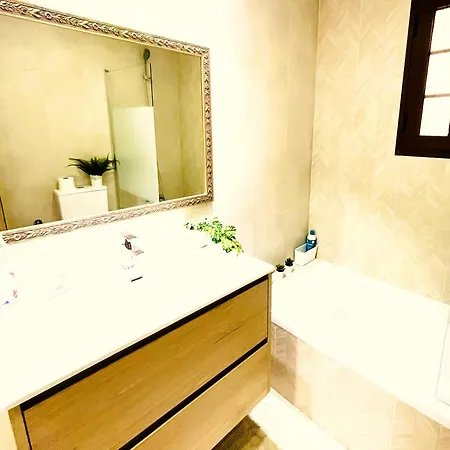 Beautiful 4 Bedroom With Private Jacuzzi Appartement